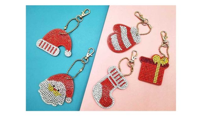 Week 51 – Key chains with Christmas motifs